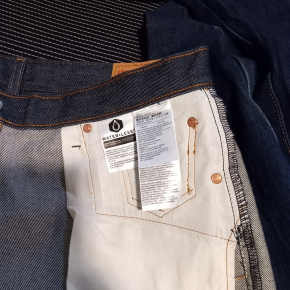 Selling these 501 Levi..only worn once .lost stomach no longer can fit - Picture 4 of 5